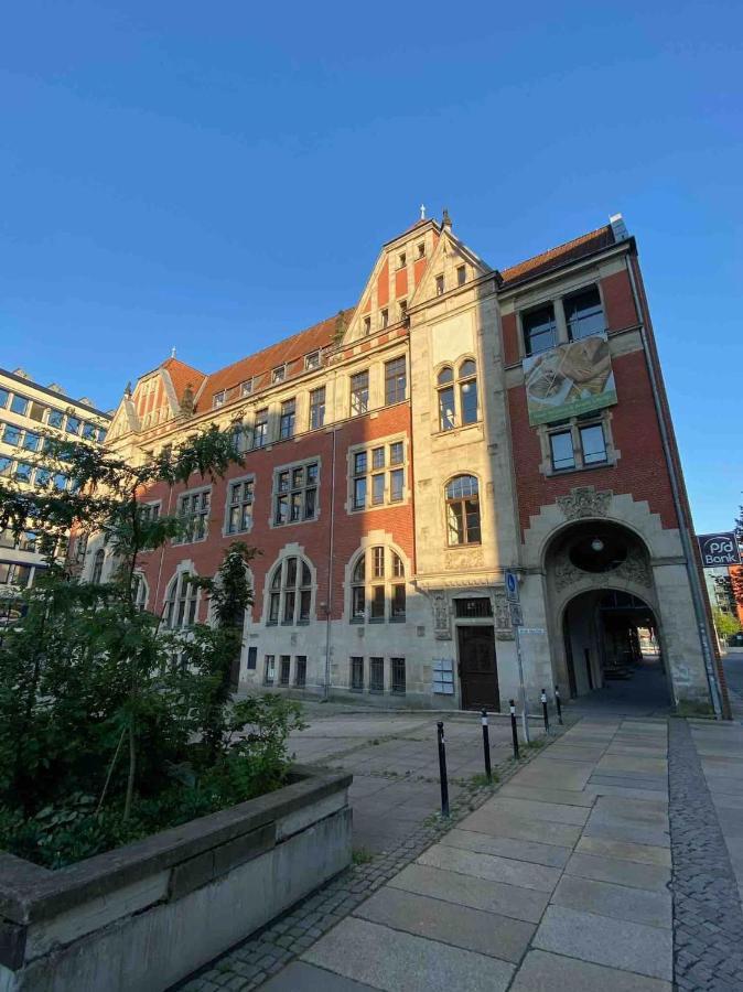 Loft + Balkon In Historischem Altbau Am Marktplatz เคมนิตซ์ ภายนอก รูปภาพ